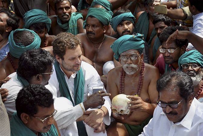 2018 में पूरे साल छाया रहा किसानों का मुद्दा, अगले साल आम चुनाव में बीजेपी को मिल सकता है जवाब