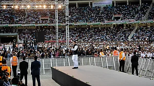 दुबई में राहुल गांधी का भावुकतापूर्ण संबोधन: ‘जब तक ज़िंदा हूं, मेरे दरवाज़े, मेरा दिल आपके लिए खुला रहेगा’