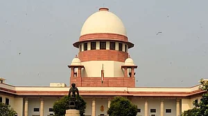 पूर्व न्यायाधीश का राष्ट्रपति को पत्र, 32 जजों की अनदेखी कर सुप्रीम कोर्ट में 2 जजों की नियुक्ति ‘भयावह’