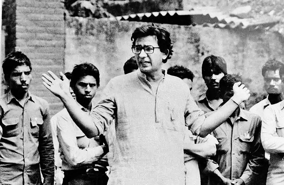 जब उसे बीच सड़क मार डाला गया : आज सफदर हाशमी का शहादत दिवस है