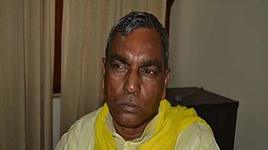 योगी सरकार के मंत्री का विवादित बयान, राजभर ने कहा- दंगों के लिए जिम्मेदार नेताओं को जला दो