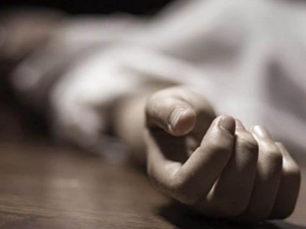 मुंबई में भी दिल दहलाने वाला ‘बुराड़ी कांड’, आत्मा को निकालकर वापस शरीर में बुलाने के चक्कर में गई जान