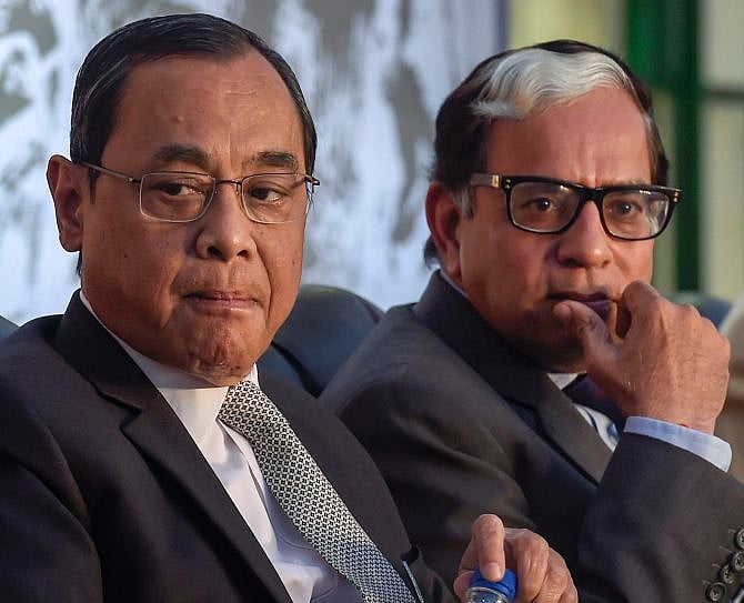 सीबीआई विवाद: नागेश्वर राव मामले की सुनवाई से जस्टिस सीकरी भी हटे, इससे पहले सीजेआई  गोगोई  हो चुके हैं अलग