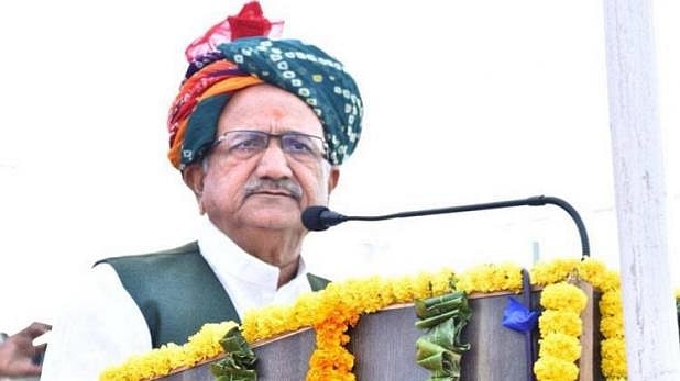 रेप का दोषी आसाराम अब भी है बीजेपी नेताओं के लिए ‘बापू’, गुजरात के मंत्री ने ‘मातृ-पितृ दिवस’ के लिए दी बधाई