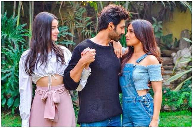 एक बार फिर गुदगुदाने आ रही है फिल्म ‘पति पत्नी और वो’, कार्तिक आर्यन संग नजर आएंगी भूमि और अनन्या पांडे 