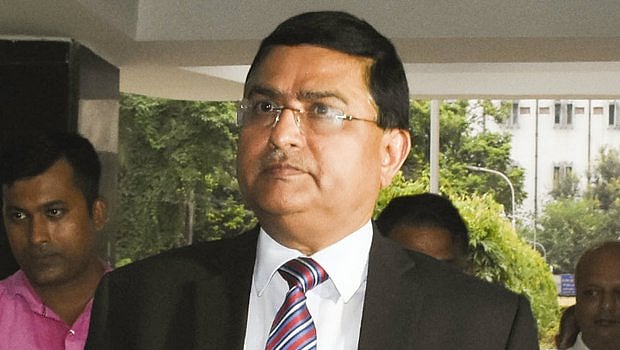 आलोक वर्मा के बाद राकेश अस्थाना की भी सीबीआई से छुट्टी, तीन और अफसर भी हटाए गए