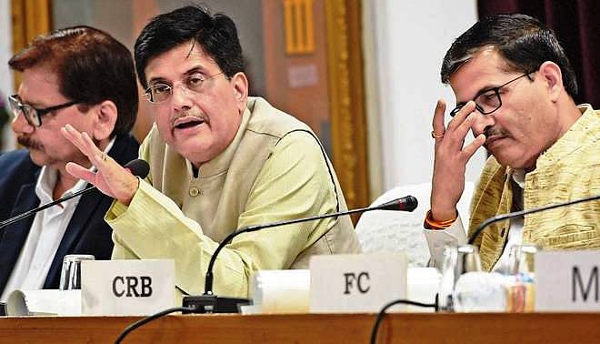 पीएमओ में तैनात ओएसडी ने रेल मंत्री  पीयूष गोयल को कहा ‘कम बुद्धि’ और रेलवे बोर्ड के सदस्यों को ‘अंधा’
