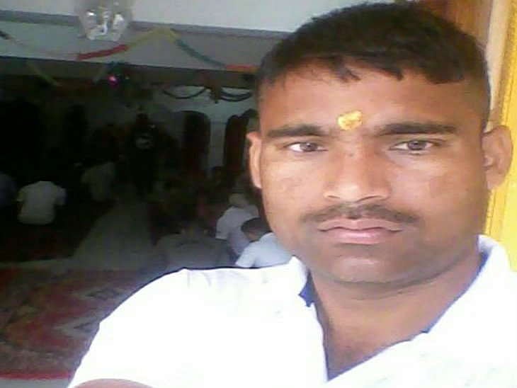 देवरिया के भटनी थाना इलाके के छपिया जयदेव निवासी विजय मौर्य सीआरपीएफ के 92वीं बटालियन में तैनात थे। 