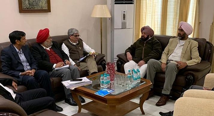 पाकिस्तान में एयर स्ट्राइक के बाद पंजाब के सीमावर्ती जिलों में हाई अलर्ट, सीएम अमरिंदर सिंह कल करेंगे दौरा