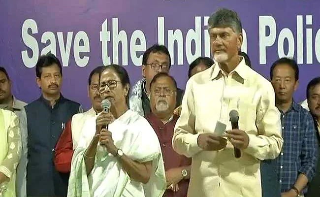  ममता ने खत्म किया धरना, कहा- यह लोकतंत्र की जीत, अगले सप्ताह विपक्षी दलों का जमावड़ा दिल्ली में