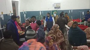 उत्तर प्रदेश: जहरीली शराब से मरने वालों की संख्या बढ़कर 29 हुई, 40 से ज्यादा का अस्पताल में इलाज जारी