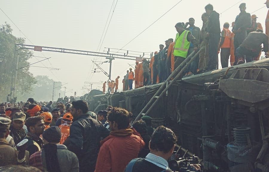 बिहार: वैशाली में सीमांचल एक्सप्रेस के 9 डिब्बे पटरी से उतरे, 7 की मौत, कई घायल, रेलवे ने किया मुआवजे का ऐलान
