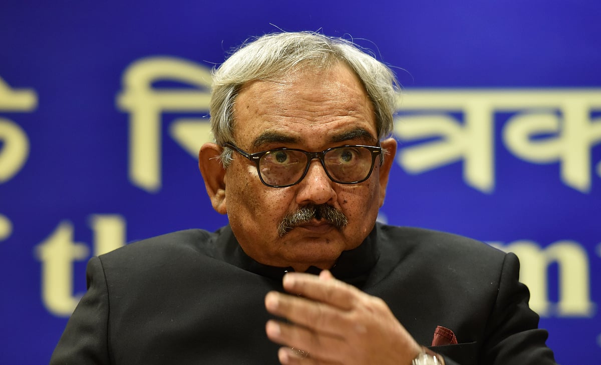 सत्तारूढ़ बीजेपी से नज़दीकियों और हितों के टकराव की मिसाल हैं राफेल पर रिपोर्ट बनाने वाले सीएजी राजीव महर्षि