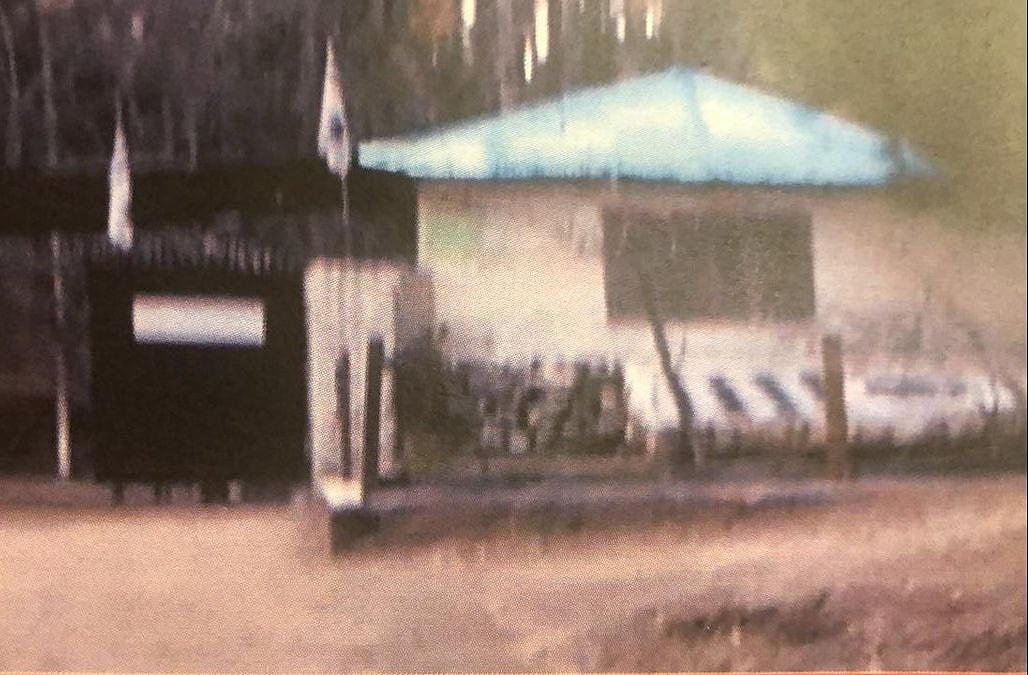 पाक के आतंकी ठिकानों पर वायुसेना के हमले के बाद सामने आईं पहली तस्वीरें, कैंप में दिखे अमेरिका और ब्रिटेन के झंडे