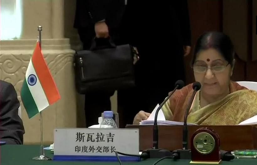 पीओके में आतंकियों के खिलाफ कार्रवाई पर चीन में बोलीं सुषमा, पाक ने नहीं लिया एक्शन, करनी पड़ी ‘असैन्य कार्रवाई’