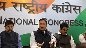 कांग्रेस का बीजेपी पर गंभीर आरोप, कहा- कालेधन से कर्नाटक सरकार गिराने की रची साजिश, मोदी-शाह हैं जिम्मेदार