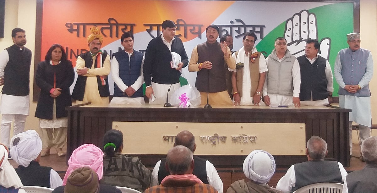 मोदी सरकार की मदद को किसानों ने बताया अपमान, विरोध में प्रधानमंत्री को भेजे 17-17 रुपये के चेक