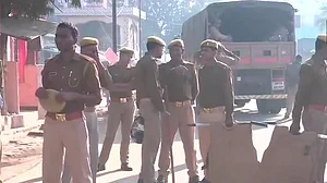योगीराज में अपराधी बेलगाम, वाराणसी के उदय प्रताप कॉलेज में छात्र को मारी 8 गोली, हत्या के बाद बदमाश फरार