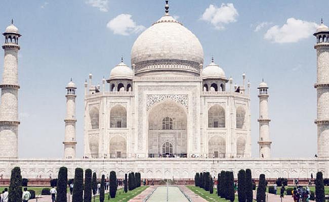 ताजमहल के रखरखाव पर योगी सरकार को सुप्रीम कोर्ट की  फटकार, 4 हफ्तों में  विजन डॉक्यूमेंट जमा करने के दिए आदेश