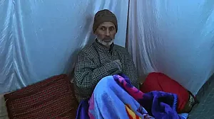 पुलवामा हमले के गुनहगार आतंकी आदिल के घर लोग दे रहे ‘मुबारकबाद’, पिता ने शहीद जवानों को लेकर कही बड़ी बात