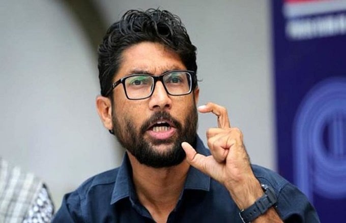 गुजरात: कॉलेज में जिग्नेश मेवाणी के बुलाए जाने पर कार्यक्रम रद्द, नाराज  कॉलेज प्रिंसिपल ने दिया इस्तीफा