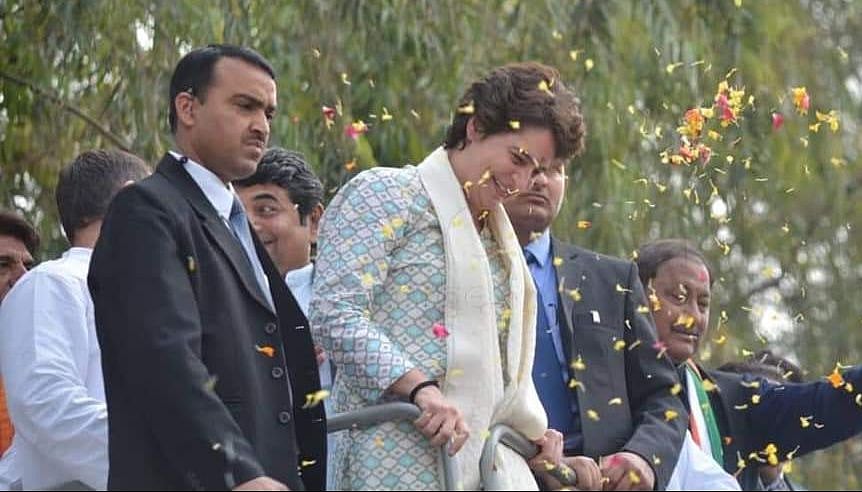 लखनऊ में रोड शो से पहले प्रियंका की सोशल मीडिया पर धमक, मिनटों में फॉलोवर बने हजारों