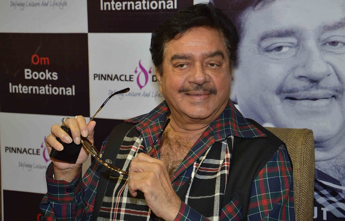 शॉटगन का ऐलान, मुश्किल में देश का लोकतंत्र, कांग्रेस के हाथ में हो कमान