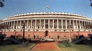 लोकतंत्र के पन्ने: 1977 लोकसभा चुनाव, जब संयुक्त विपक्ष ने हरा दिया था सत्ताधारी दल को