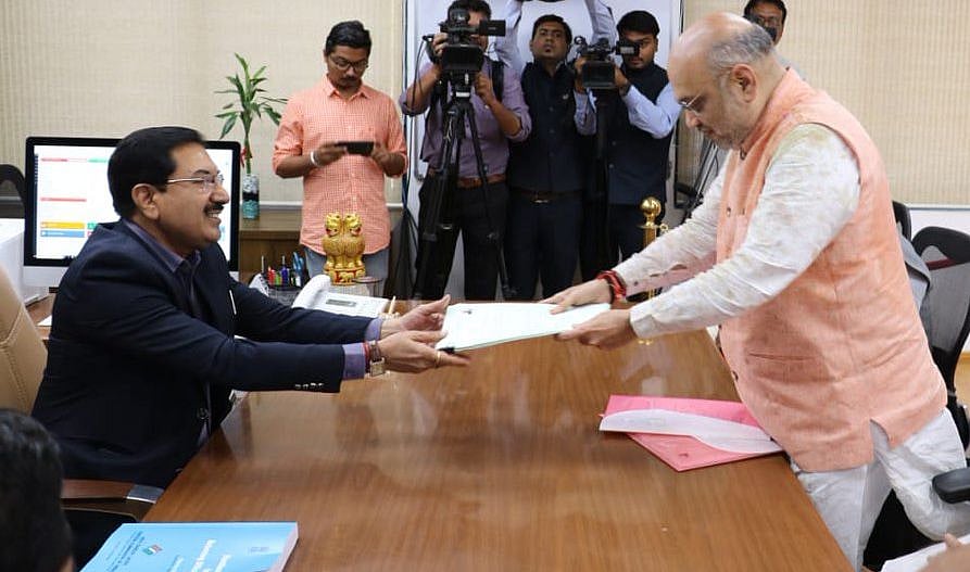जानिये अमित शाह के पास कितनी दौलत है और  क्या है उनकी आमदनी का जरिया