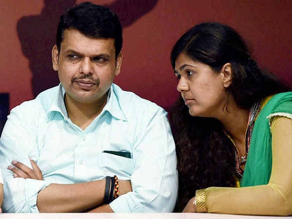 देवेंद्र फडणवीस सरकार को सुप्रीम कोर्ट से बड़ा झटका, पंकजा मुंडे के मंत्रालय के 6300 करोड़ के ठेके रद्द   