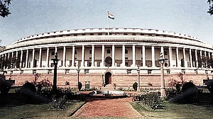 लोकतंत्र के पन्ने: 1952 में हुआ था पहला आम चुनाव, मैदान में थे 53 दल, जनसंघ को मिली थी सिर्फ इतनी सीटें
