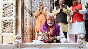 बाबा विश्वनाथ के दरबार में भी नहीं छूटा मोदी का अहंकार, गुस्से में बनारसी बोले- काशी की संस्कृति से न करें खिलवाड़