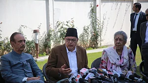 जम्मू-कश्मीर में कांग्रेस और नेशनल कांफ्रेंस में हुआ गठबंधन, श्रीनगर से चुनाव लड़ेंगे फारूक अब्दुल्ला