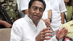 मध्य प्रदेश के सीएम कमलनाथ की पत्रकारों से बेबाक बात, कहा- जारी रहेगी विकास की रफ्तार