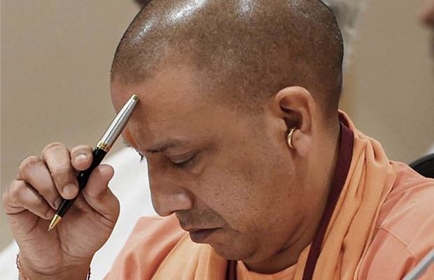 योगी ने गिनाईं दो साल की उपलब्धियां, लेकिन इन बड़े विवादों का जिक्र तक नहीं किया