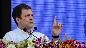 ओडिशा में राहुल बोले- देशभक्ति की बात करने वाले मोदी, वायुसेना का पैसा छीनकर अंबानी की जेब में डाल देते हैं
