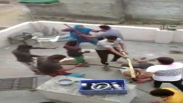 मनोहर सरकार में  दबंगों ने खेला ‘खूनी खेल’, मुस्लिम परिवार को बेरहमी से पीटा, वायरल वीडियो में चीख पुकार कैद