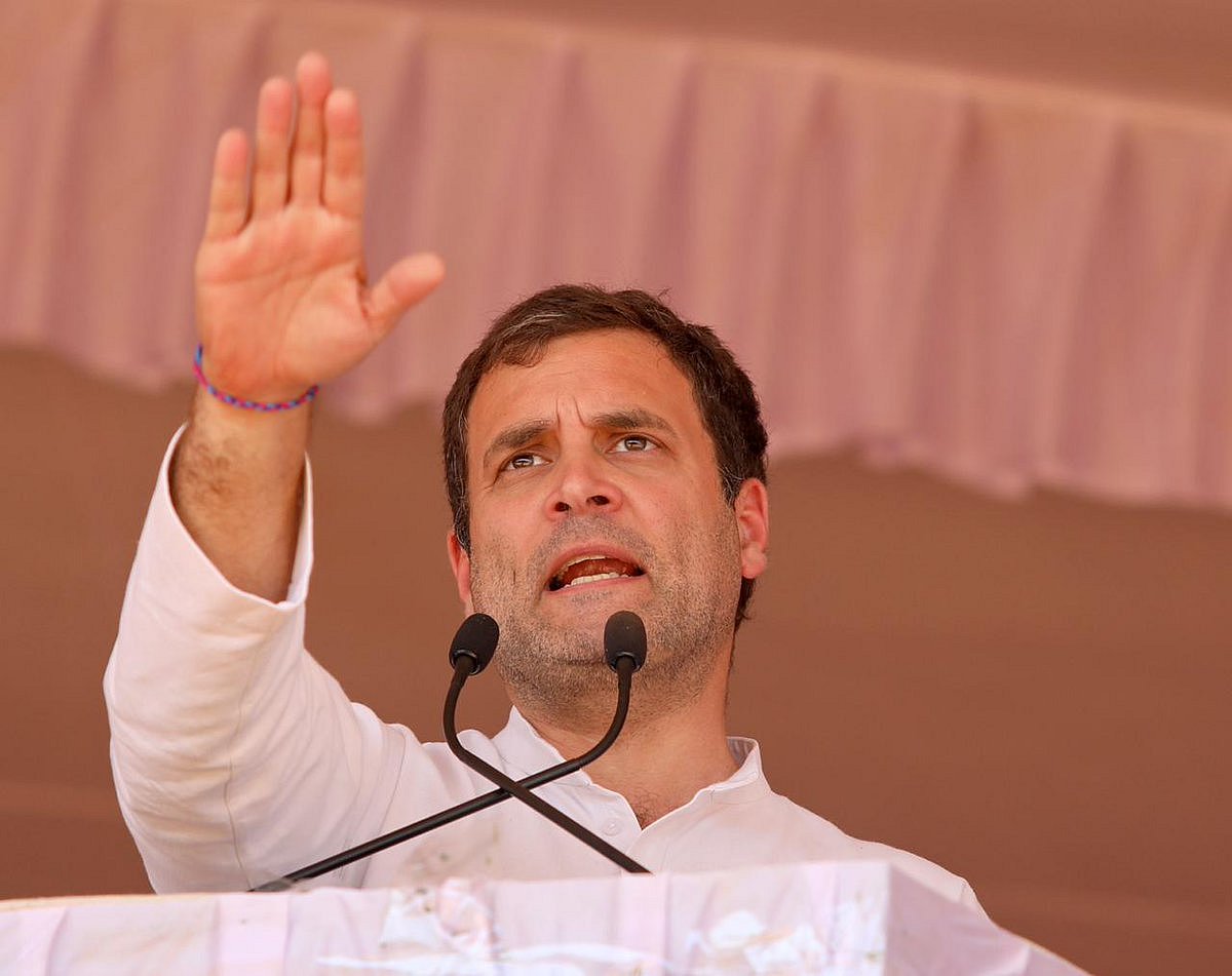 पुलवामा के शहीदों पर राजनीति करने वाले मोदी बताएं, आतंकी मसूद अजहर को किसकी सरकार ने छोड़ा: राहुल गांधी