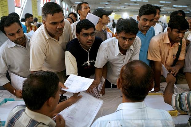 पीएम मोदी की नोटबंदी से गई 50 लाख लोगों की नौकरी, अब तक नहीं सुधरे हालातः रिपोर्ट