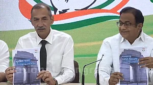 राष्ट्रीय सुरक्षा पर कांग्रेस का विजन डॉक्यूमेंट, ‘सर्जिकल स्ट्राइक’ के हीरो ने ‘सुरक्षित भारत’ के बारे में बताया