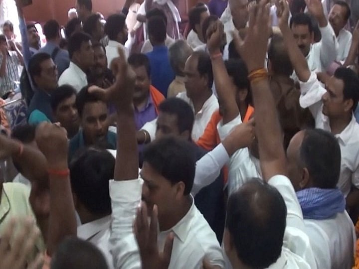 राम मंदिर के मुद्दे पर आपस में भिड़े बीजेपी और जेडीयू कार्यकर्ता, जमकर हुई हाथापाई, देखें वीडियो