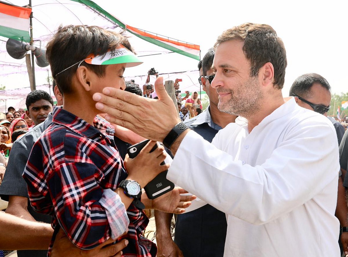 चौकीदार ने रायबरेली की फैक्ट्री और अमेठी की रेलवे लाइन चुरा ली- राहुल गांधी
