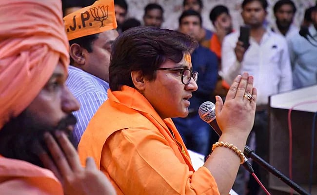 पहले बाबरी मस्जिद ढहाया, अब वहीं बनाएंगे राम मंदिर  वाले बयान पर प्रज्ञा ठाकुर को चुनाव आयोग का नोटिस