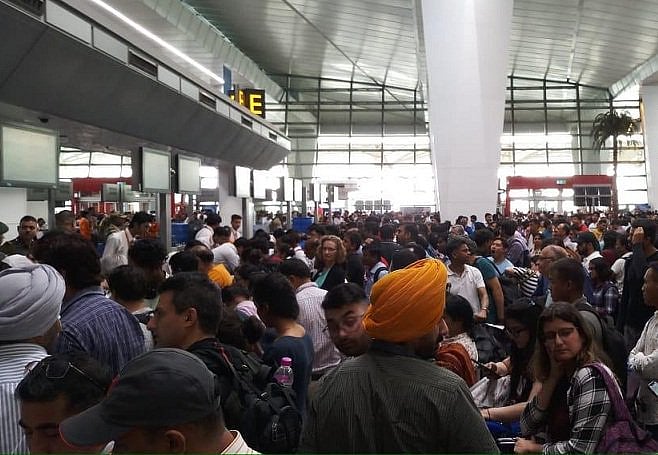  सर्वर डाउन के चलते करीब 5 घंटे तक हवा में एयर इंडिया की उड़ानों पर लगा ब्रेक, देश और विदेश में यात्री रहे परेशान 