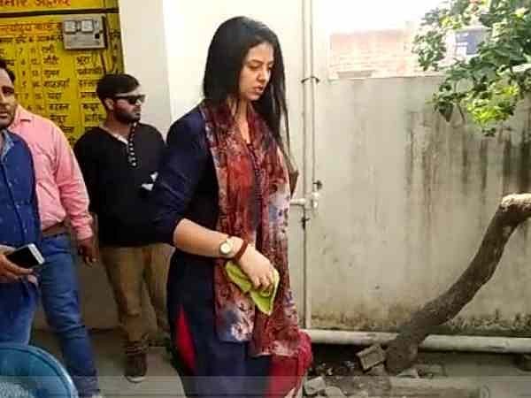 पति मोहम्मद शमी के घर में जबरन घुसीं हसीन जहां, बवाल करने पर गिरफ्तार, पुलिस पर लगाया मिलीभगत का आरोप