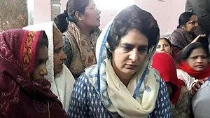 योगी सरकार में मानदेय नहीं मिलने से परेशान अनुदेशक फंदे पर लटका, प्रियंका गांधी बोलीं- जनता माफ नहीं करेगी