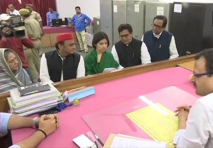 डिंपल यादव ने कन्नौज से दाखिल किया नामांकन, अखिलेश यादव और बीएसपी के सतीश चंद्र मिश्रा रहे मौजूद 