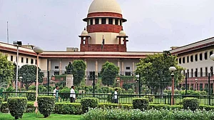 एनआरसी मामले पर असम की बीजेपी सरकार को सुप्रीम कोर्ट की कड़ी फटकार, मुख्य सचिव की पेशी के आदेश