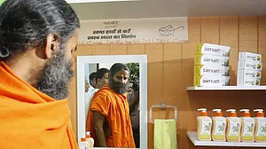 बाबा रामदेव की कंपनी पतंजलि ने की टैक्स की चोरी? शुरू हुई जांच
