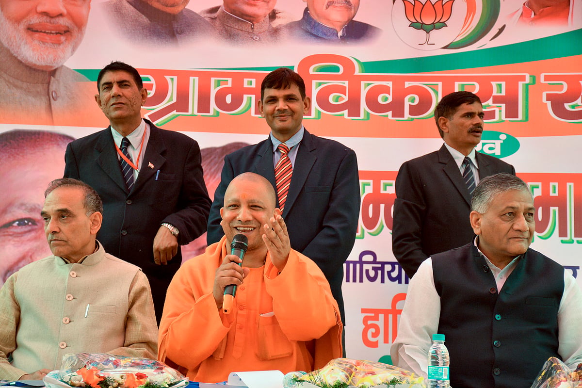 जनरल वीके सिंह ने यूपी के सीएम योगी को बताया देशद्रोही, ‘मोदी जी की सेना’ वाले बयान पर लिया आड़े हाथ  
